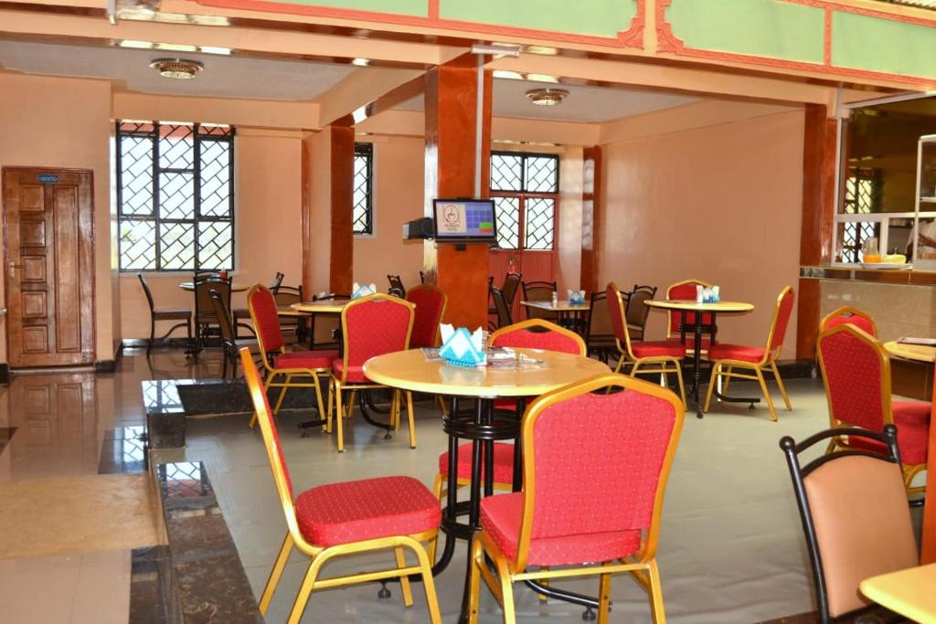 TOUR GATE HOTEL ( Laikipia, Naro Moru )